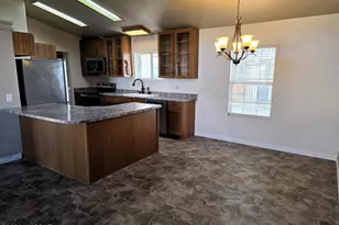 6195 S Foxhunt Dr, Tucson, AZ 85746 - Photo 2