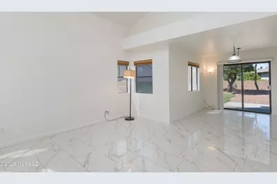 9151 N Eaglestone Loop, Tucson, AZ 85742 - Photo 14