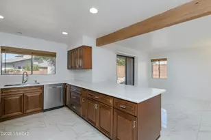 9151 N Eaglestone Loop, Tucson, AZ 85742 - Photo 4