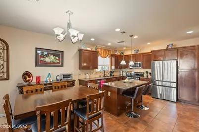 2227 E Apache Springs Lane, Green Valley, AZ 85614 - Photo 10