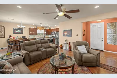 2227 E Apache Springs Lane, Green Valley, AZ 85614 - Photo 8