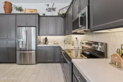 1438 E Golden Rock Way, Green Valley, AZ 85614 - Photo 16