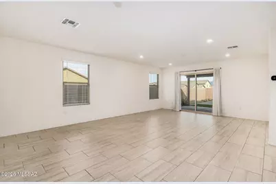 4433 S Sunrise Bluff Way, Tucson, AZ 85730 - Photo 2