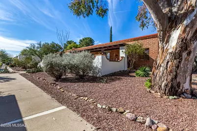 364 S Paseo Lobo #D, Green Valley, AZ 85614 - Photo 1
