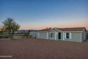 8033 S Farmcreek Dr, Tucson, AZ 85756 - Photo 1