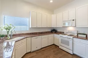 13575 N Holly Grape Dr, Marana, AZ 85658 - Photo 12