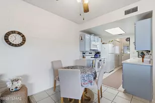 260 N Camino del Vate, Green Valley, AZ 85614 - Photo 8