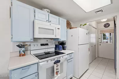 260 N Camino Del Vate, Green Valley, AZ 85614 - Photo 12