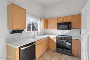 8986 E Weyburn Dr, Tucson, AZ 85730 - Photo 12