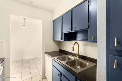 1620 N Wilmot Road #L207, Tucson, AZ 85712 - Photo 8