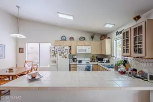 2240 S Quail Hollow Dr, Tucson, AZ 85710 - Photo 18