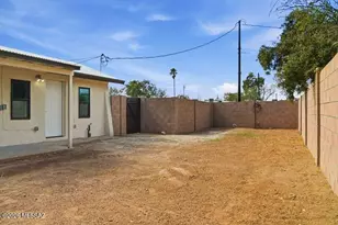2711 E Grant Rd, Tucson, AZ 85716 - Photo 16
