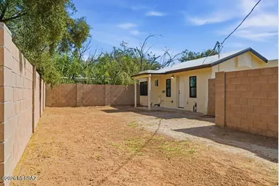 2711 E Grant Road, Tucson, AZ 85716 - Photo 2