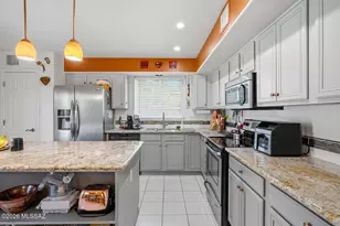 831 N Promontory Dr, Tucson, AZ 85748 - Photo 14