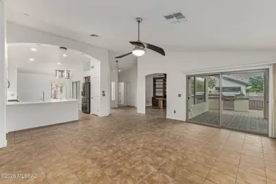 2703 E Glen Canyon Road, Green Valley, AZ 85614 - Photo 8