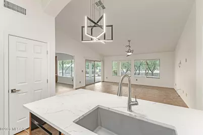 2703 E Glen Canyon Road, Green Valley, AZ 85614 - Photo 4