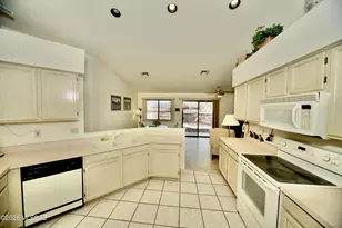 166 N Wellspring Dr, Green Valley, AZ 85614 - Photo 14