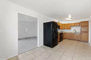 402 W Alaska St, Tucson, AZ 85706 - Photo 8