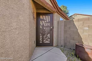 8763 N Black Pine Dr, Tucson, AZ 85743 - Photo 4