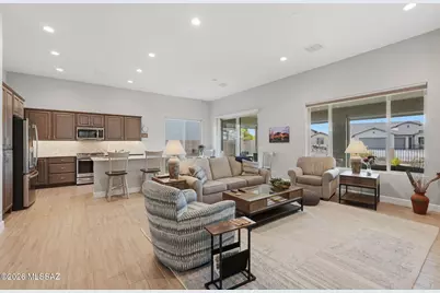 1432 E Golden Rock Way, Green Valley, AZ 85614 - Photo 10