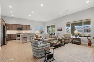 1432 E Golden Rock Wy, Green Valley, AZ 85614 - Photo 10