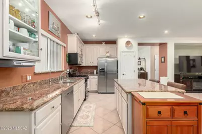 9397 E Grapevine Spring Place, Tucson, AZ 85710 - Photo 8