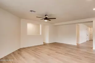 9410 E Grapevine Spring Pl, Tucson, AZ 85710 - Photo 8