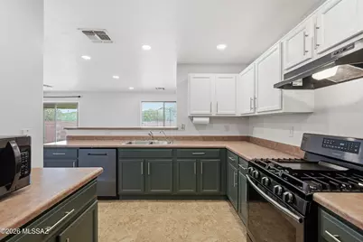 18274 S Dusk View Drive, Green Valley, AZ 85614 - Photo 12