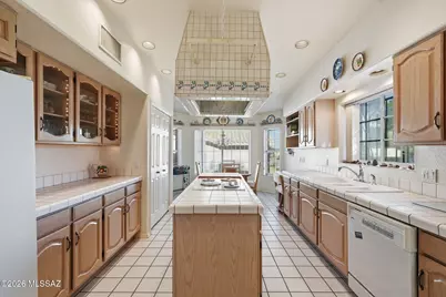 132 W Calle Manantial Kent, Green Valley, AZ 85614 - Photo 12