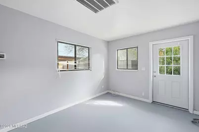 121 W Birdman Drive, Tucson, AZ 85705 - Photo 10
