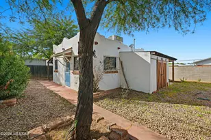 121 W Birdman Dr, Tucson, AZ 85705 - Photo 4