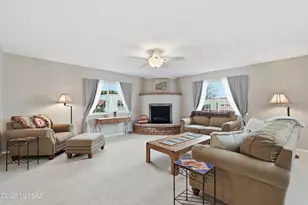 919 W Camino Guarina, Green Valley, AZ 85614 - Photo 1