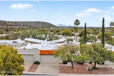 7402 E Wandering Road, Tucson, AZ 85750 - Photo 2