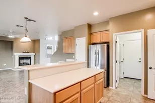 8371 N Amber Burst Dr, Tucson, AZ 85743 - Photo 10