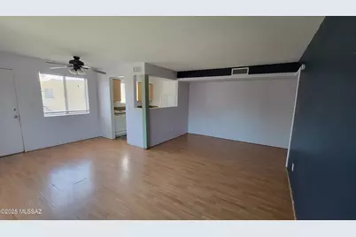 1967 N Camino Serna #UNIT D, Tucson, AZ 85715 - Photo 2