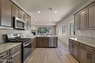 204 Market Cir, Tubac, AZ 85646 - Photo 14