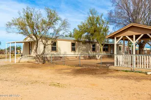 12823 W Crystal Rose Ln, Tucson, AZ 85743 - Photo 2