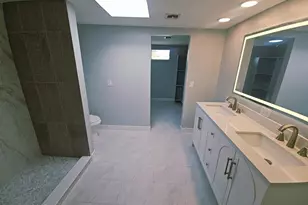 7909 E Beverly St, Tucson, AZ 85710 - Photo 12