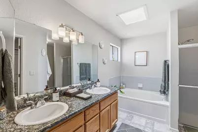 1480 W Canyon Shadows Lane, Tucson, AZ 85737 - Photo 12