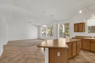 345 E Shore Cliff Pl, Oro Valley, AZ 85737 - Photo 10