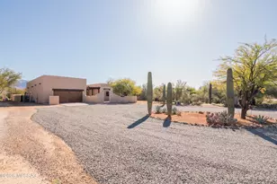 10060 N Ironwood Oasis Pl, Tucson, AZ 85742 - Photo 2