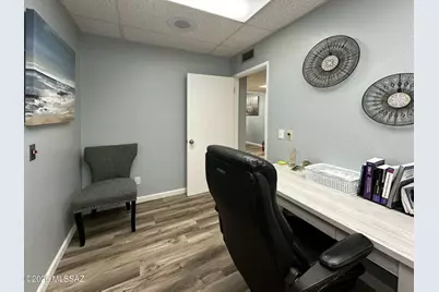 6554 E Carondelet Drive, Tucson, AZ 85710 - Photo 6