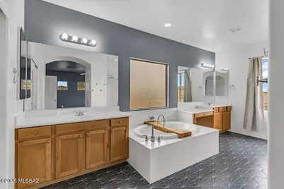 10054 E Cedar Hill Drive, Tucson, AZ 85748 - Photo 4