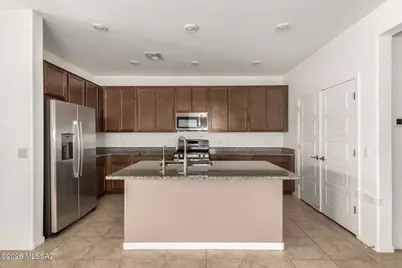 7803 S Sugarbend Drive, Tucson, AZ 85757 - Photo 4