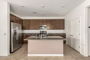 7803 S Sugarbend Dr, Tucson, AZ 85757 - Photo 4