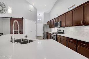 8165 E Smooth Sumac Ln, Tucson, AZ 85710 - Photo 16