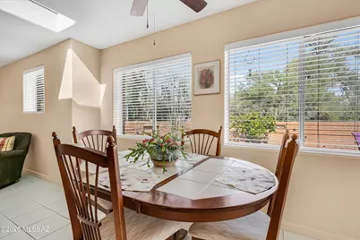 241 E La Espina, Green Valley, AZ 85614 - Photo 10