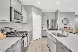 3483 N Kellen Cyn Ct, Tucson, AZ 85745 - Photo 10