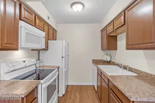 6311 N Barcelona Ct, Tucson, AZ 85704 - Photo 4