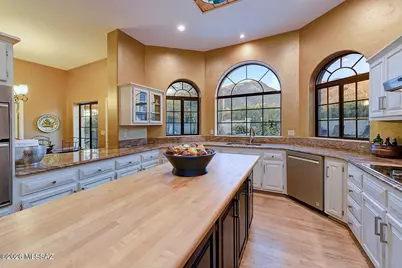 7580 N Calle Sin Controversia, Tucson, AZ 85718 - Photo 12